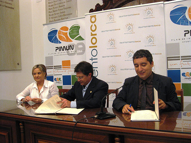 La directora del Instituto de la Juventud, Verónica López, el alcalde de Lorca, Francisco Jódar, y el consejero de Cultura y Turismo, Pedro Alberto Cruz