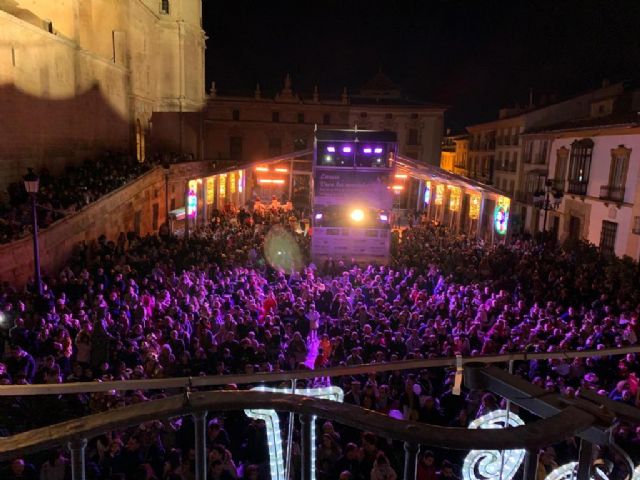 Miles de personas disfrutan durante el primer fin de semana del Vídeo Mapping 'Lorca vive la Navidad'