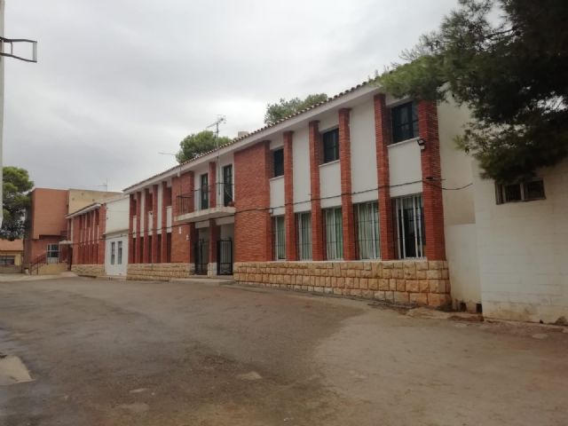 IU: El Gobierno regional discrimina a Lorca en la retirada de amianto de los colegios públicos