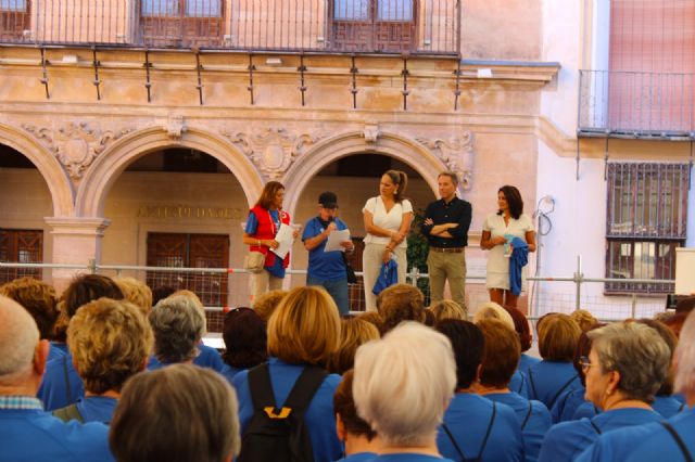 Más de 200 mayores participan en la masterclass de gimnasia incluida en la Semana del Mayor, que incluye exposiciones, música y un encuentro tecnológico