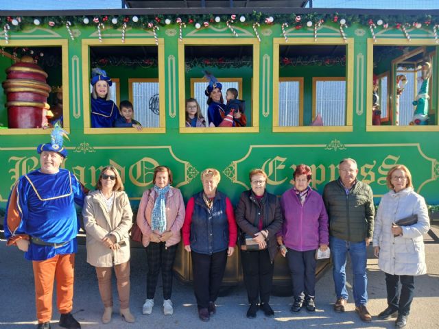 El Vagón Real recorre las pedanías de Lorca para recoger las cartas de los niños con las peticiones a los Reyes Magos