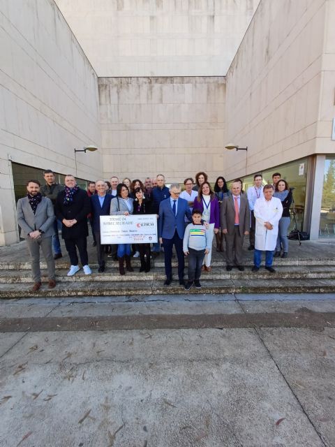 El IMIB Pascual Parrilla recibe una donación de 12.000 euros de vecinos de Avilés (Lorca) para la investigación contra el cáncer infantil