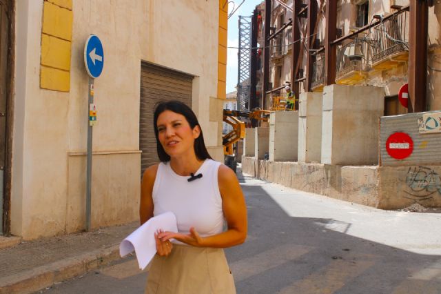 El Ayuntamiento celebra el inicio de la retirada de los andamios del futuro Palacio de Justicia de Lorca