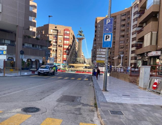 La Policía Local establecerá cortes parciales en los accesos al Óvalo, Alameda Cervantes y Avenida Juan Carlos, desde las 8 horas de mañana sábado, por los actos navideños organizados en esta zona