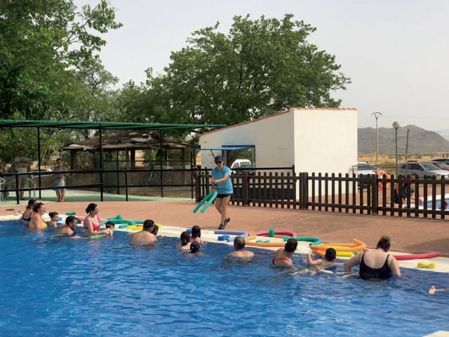 La Concejalía de Deportes abre el plazo de inscripción en los cursos de verano de las piscinas de Zarcilla y La Parroquia