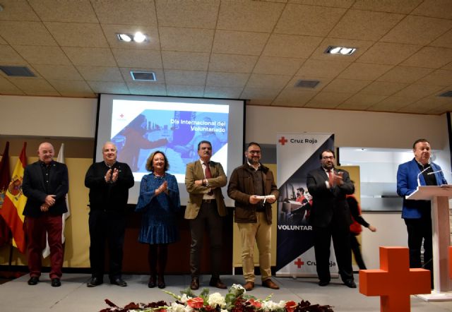 Cruz Roja realiza un homenaje a la acción voluntaria en Lorca, con motivo del día internacional del voluntariado