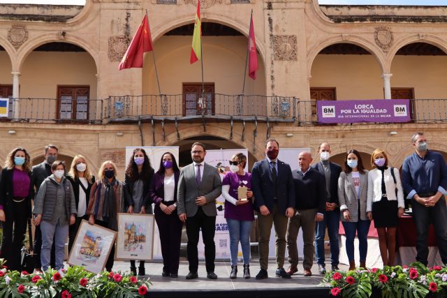 El Ayuntamiento reconoce con el 'Premio Mujeres y Hombres por la Igualdad' a Magdalena Molina y Josefa Méndez, y al CEIP 'Juan González' con el galardón 'Lorca por la Igualdad'