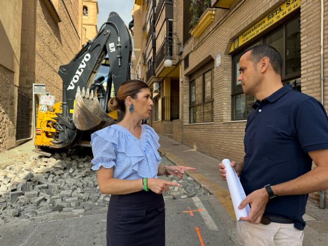 El Ayuntamiento inicia las obras para mejorar la accesibilidad y el tráfico en la calle Cuesta de San Francisco de Lorca
