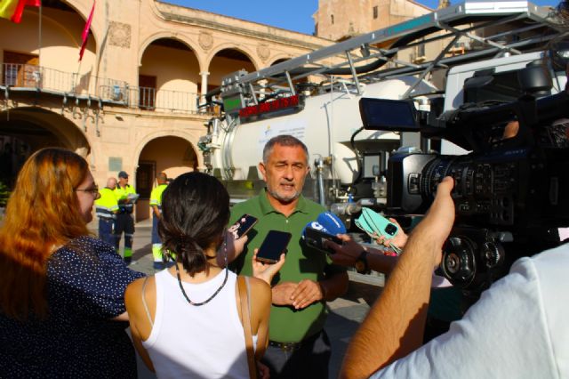 El Ayuntamiento de Lorca adelanta la limpieza de imbornales ante la posible llegada de lluvias