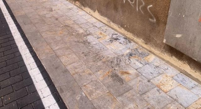 Las calles de Lorca continúan sufriendo la nefasta gestión de Fulgencio Gil en cuestión de limpieza tras las fiestas navideñas