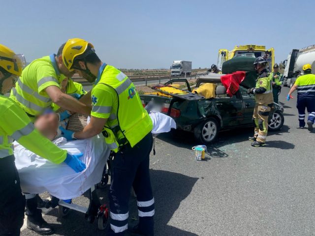 Trasladado al hospital a dos heridos en accidente de tráfico ocurrido en la autovía A-7, en Lorca