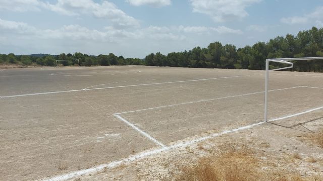 El Ayuntamiento de Lorca refuerza el mantenimiento de las instalaciones deportivas al aire libre en las pedanías