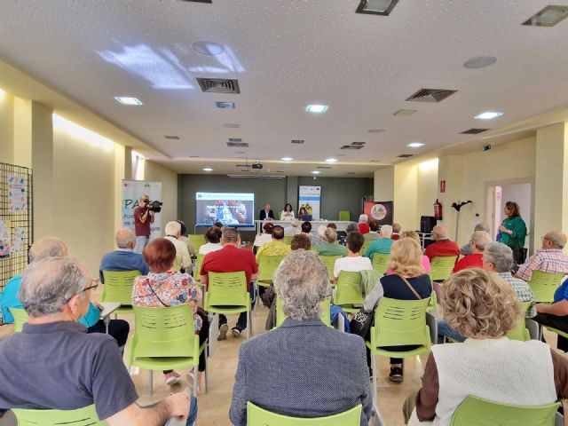 El Ayuntamiento de Lorca apuesta por los mayores con la puesta en marcha de nuevos talleres de informática