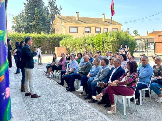 Más de 2.000 escolares del municipio aprenden el trabajo que se realiza en las granjas de la mano de un cómic