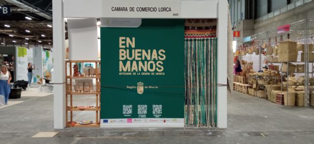 La Comunidad y la Cámara de Comercio de Lorca promocionan la artesanía regional en la feria ‘Intergift 2024’ de Madrid