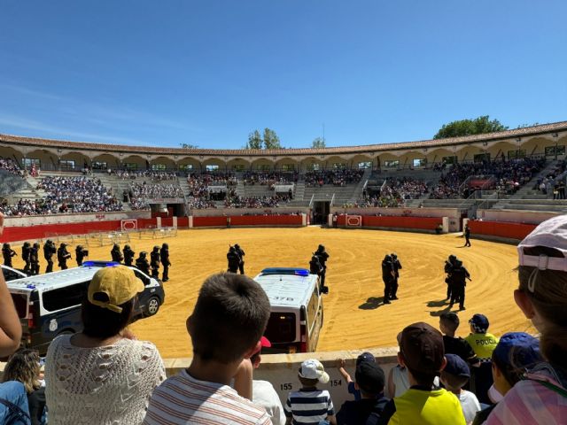 La Policía Nacional celebra en Lorca su 200 aniversario con una exhibición en el Coso de Sutullena