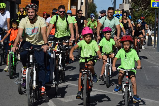 Un multitudinario ciclopaseo cierra la 45ª edición de los JDG