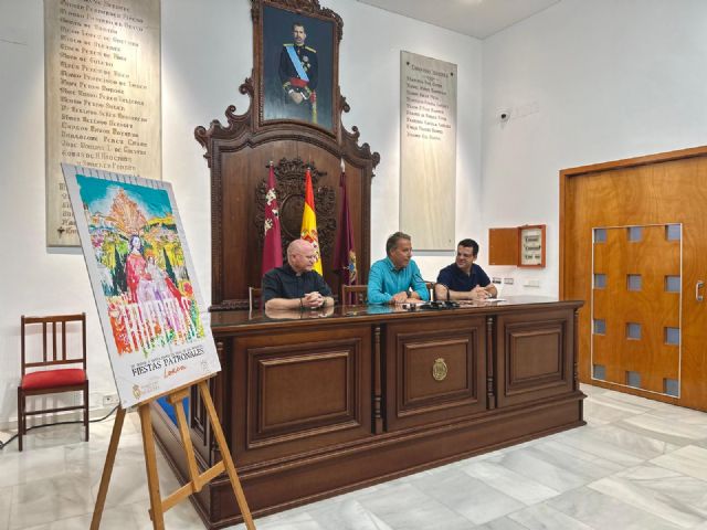 Regresan los actos en honor a la Patrona de Lorca, Santa María la Real de las Huertas, con el gran estreno del manto elaborado con el traje del torero lorquino Pepín Jiménez