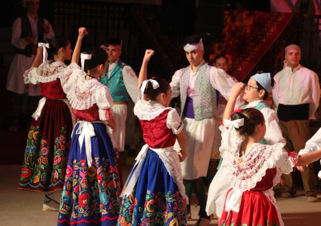 El Grupo Infantil de Coros y Danzas Virgen de las Huertas de Lorca viaja representando a la Región de Murcia en Toledo