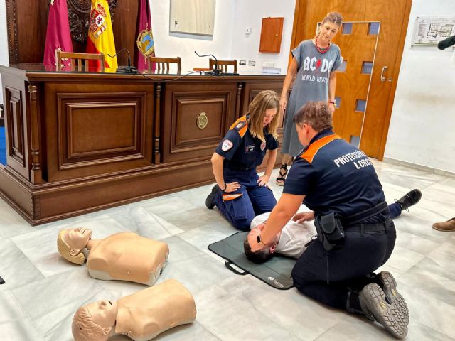 El Ayuntamiento promueve en centros educativos y asociaciones del municipio la formación y autoprotección en materia de emergencias