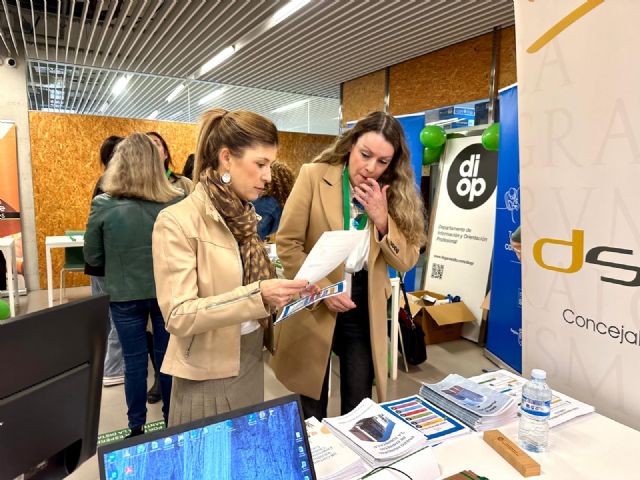 Cerca de medio millar de jóvenes se sumergen en el mundo del emprendimiento de la mano de una jornada formativa en el CIFP de Lorca